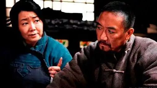 饭帅气丈夫甘当“家庭主夫”把她宠成宝开元ky棋牌结婚34年只生孩子不做(图13)
