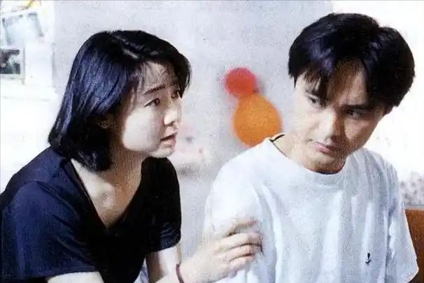 饭帅气丈夫甘当“家庭主夫”把她宠成宝开元ky棋牌结婚34年只生孩子不做(图22)